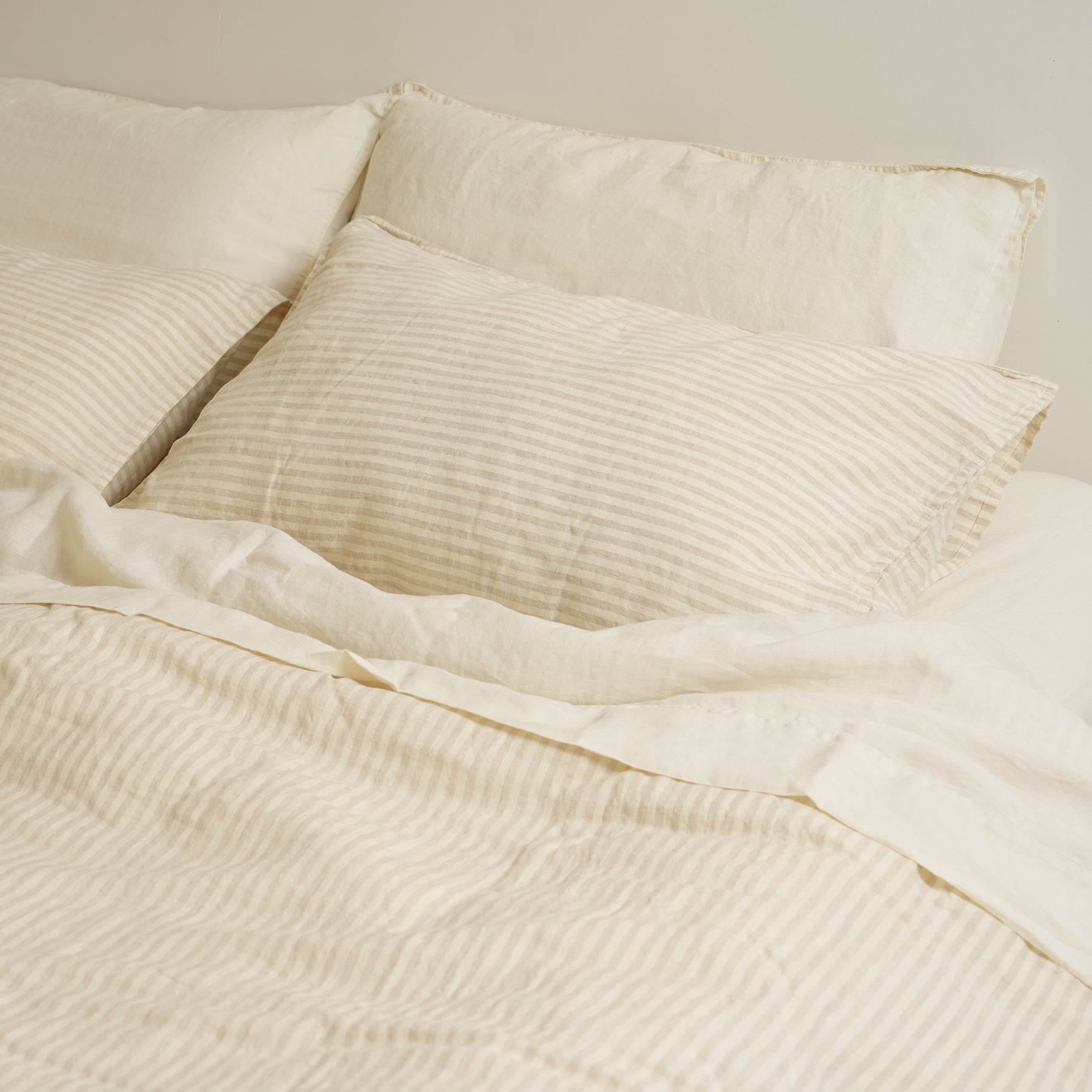 100% french flax linen sheet set in milk, close-up