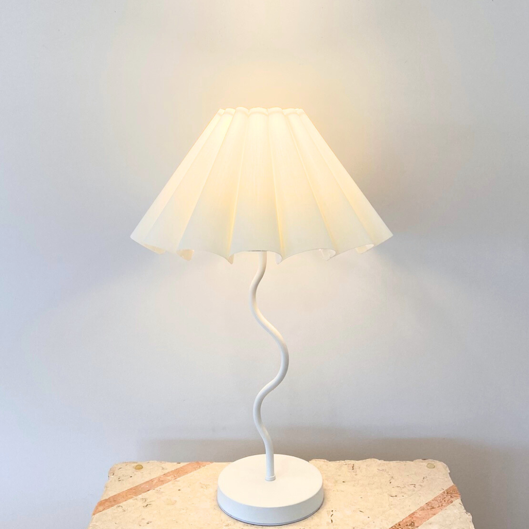 Harper Wavy Lamp- White
