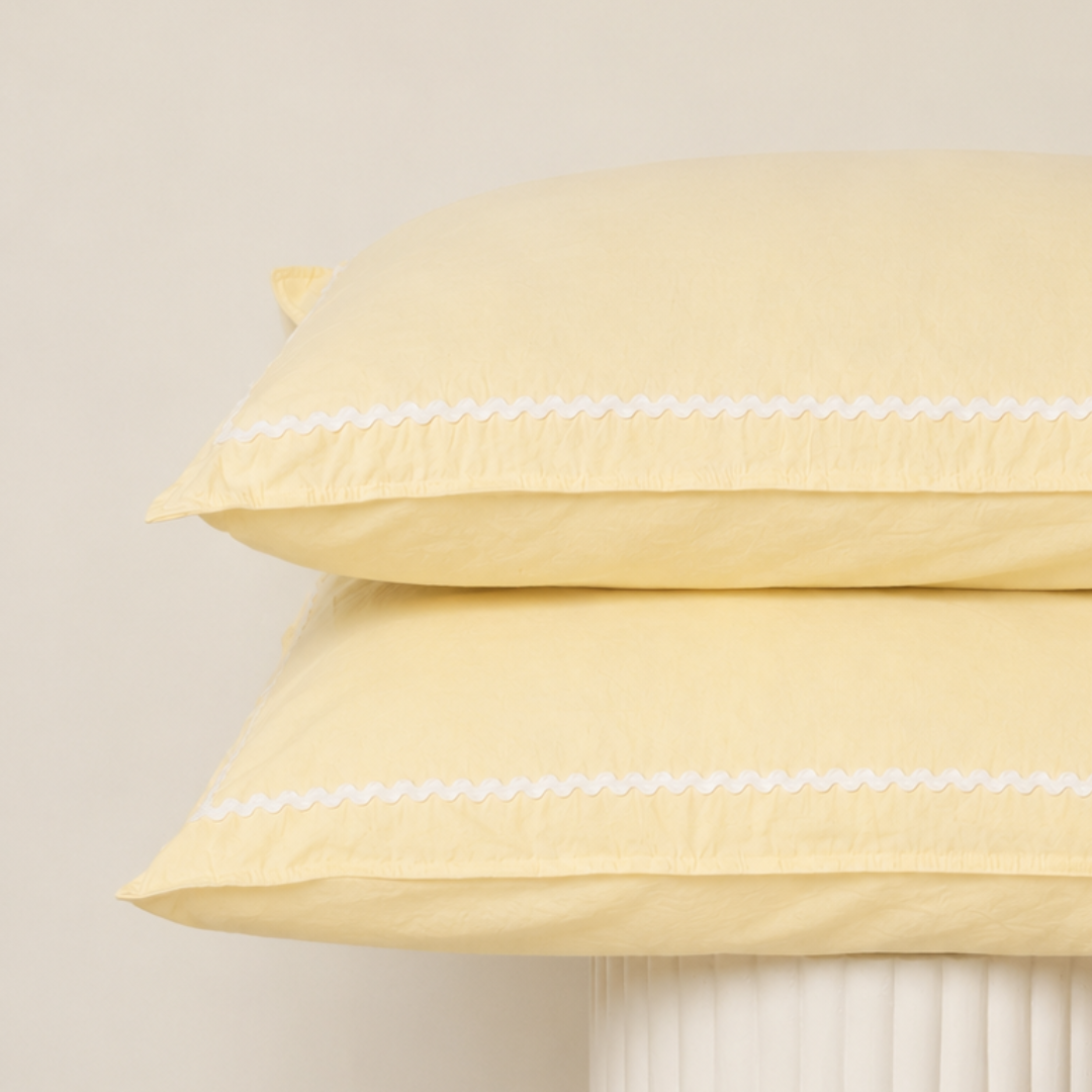 Bonnie pillowcase pair in butter/white trim