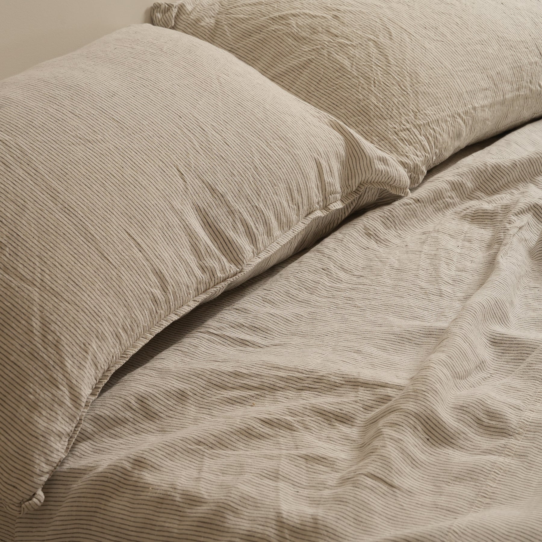 French flax linen sheet set in Charcoal Pinstripe detail view