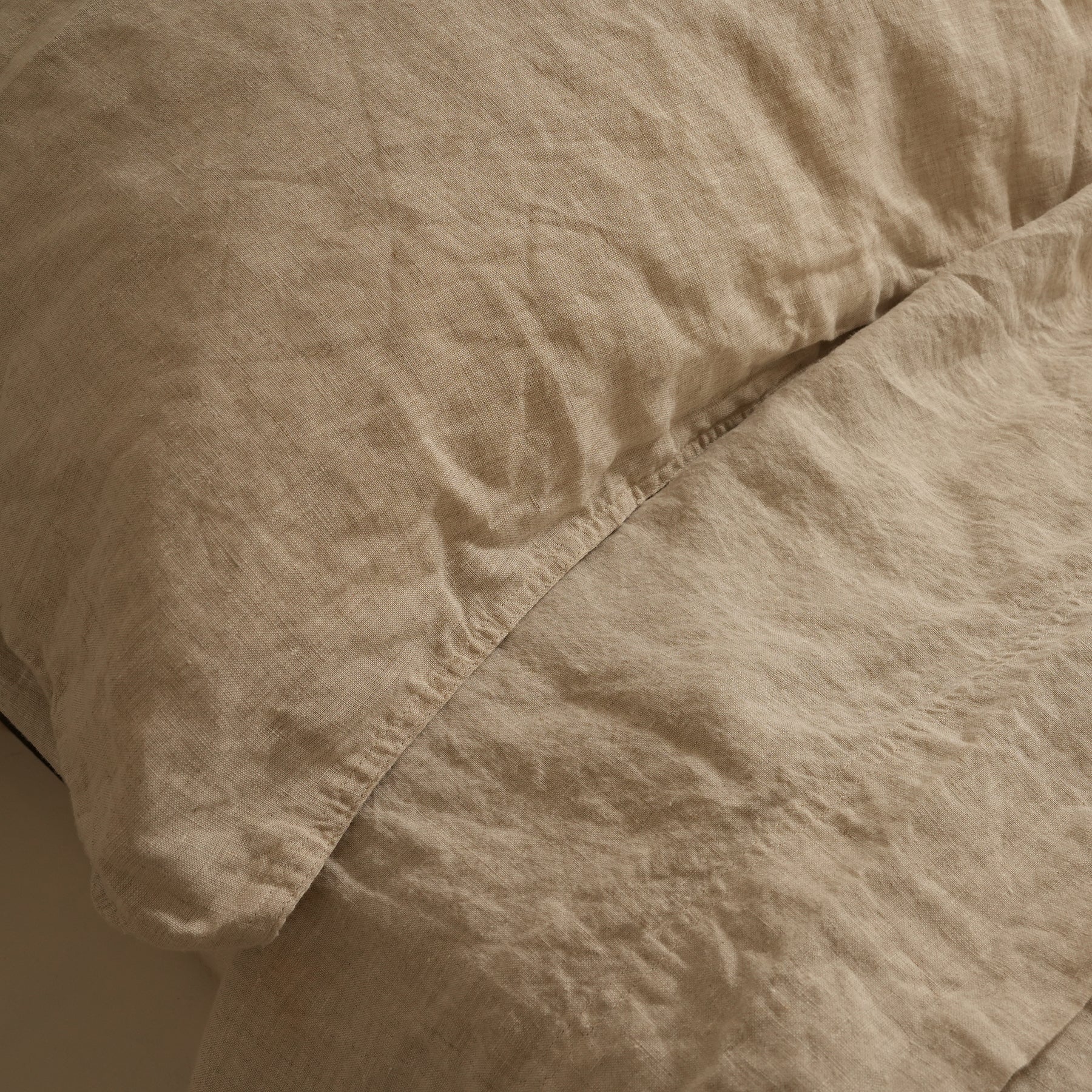 French flax linen sheet set in Natural Oat side view
