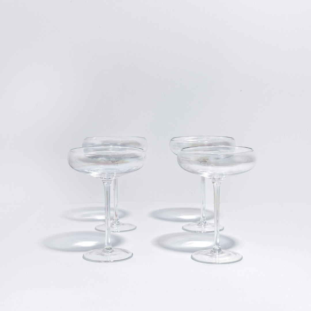 Iridescent cocktail coupe in set of 4, close-up