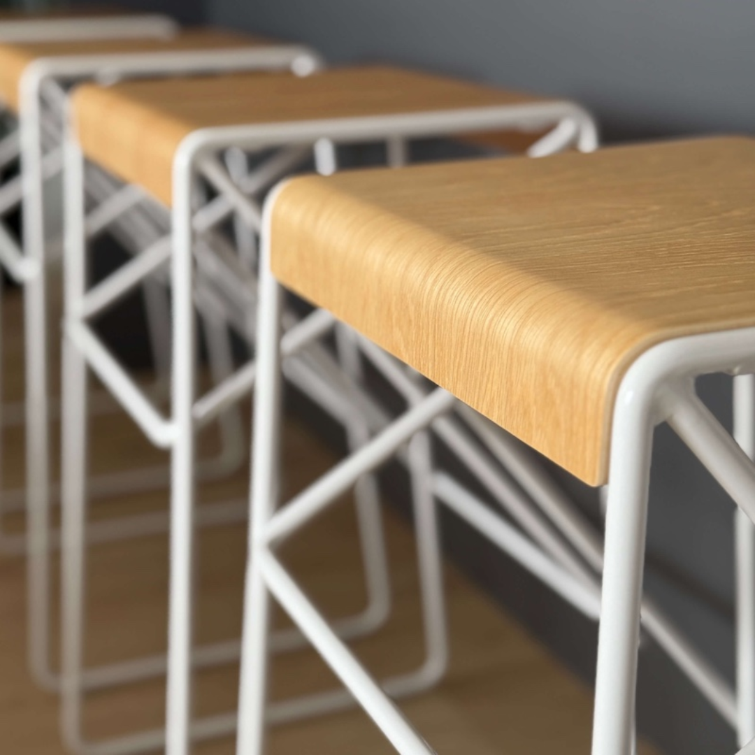 Karori stool in white, detail view