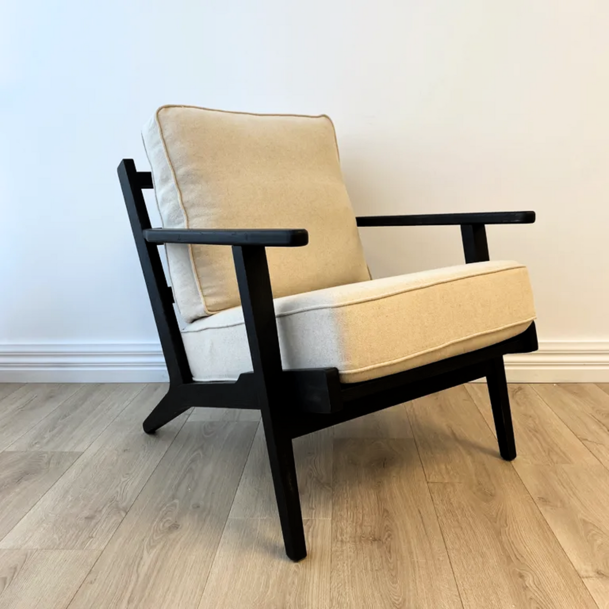Lodge occasional chair in off white/ black