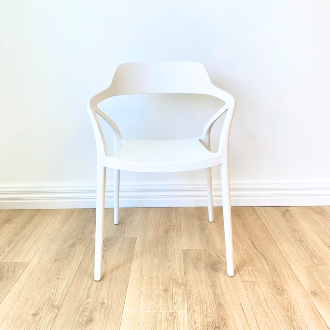 Max chair- white in set of 4, close-up