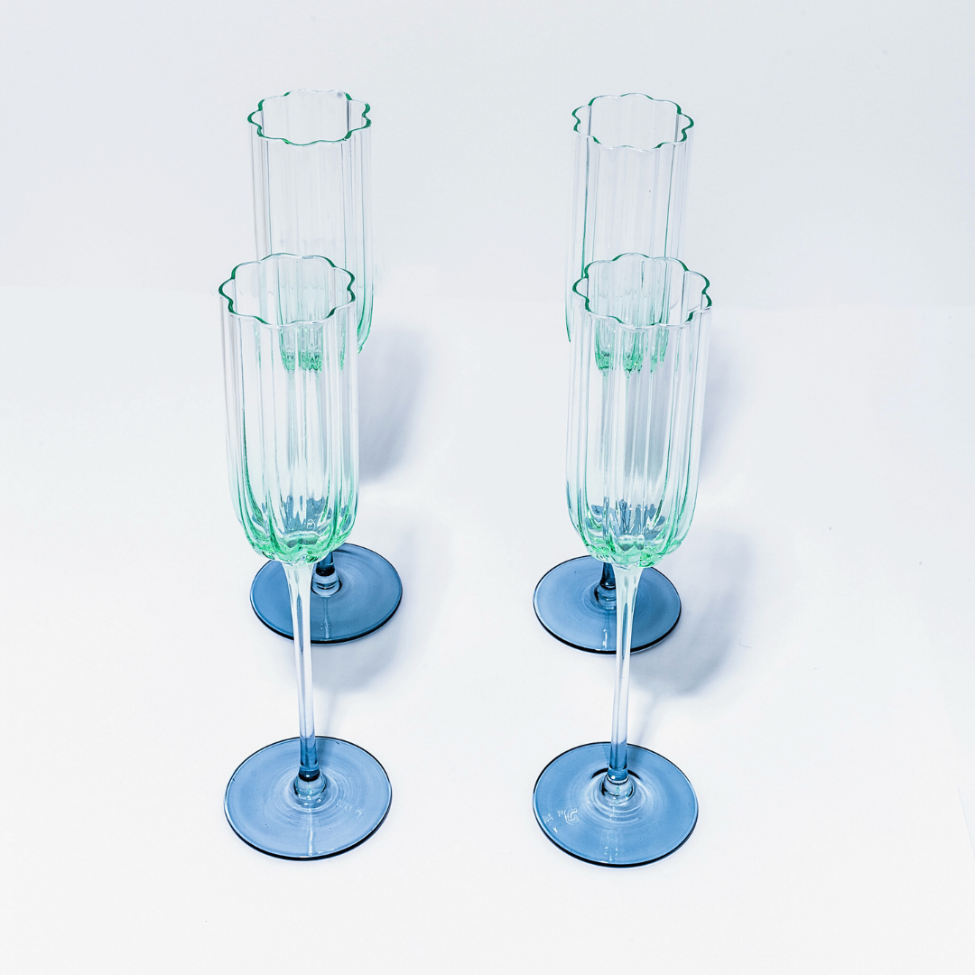 Petal champagne flute in aqua set of 4, close-up