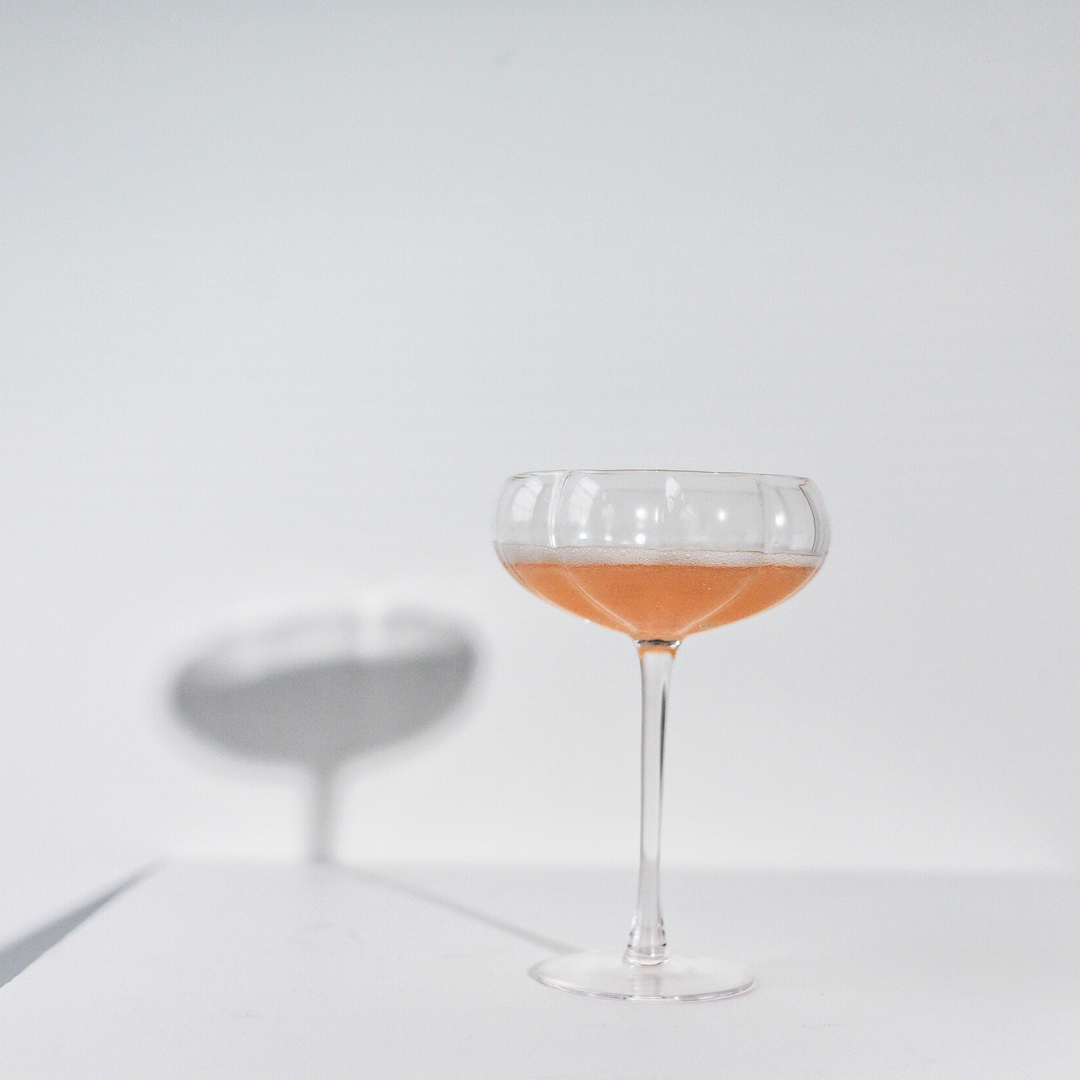 Petal cocktail glass- clear in set of 4, detail view