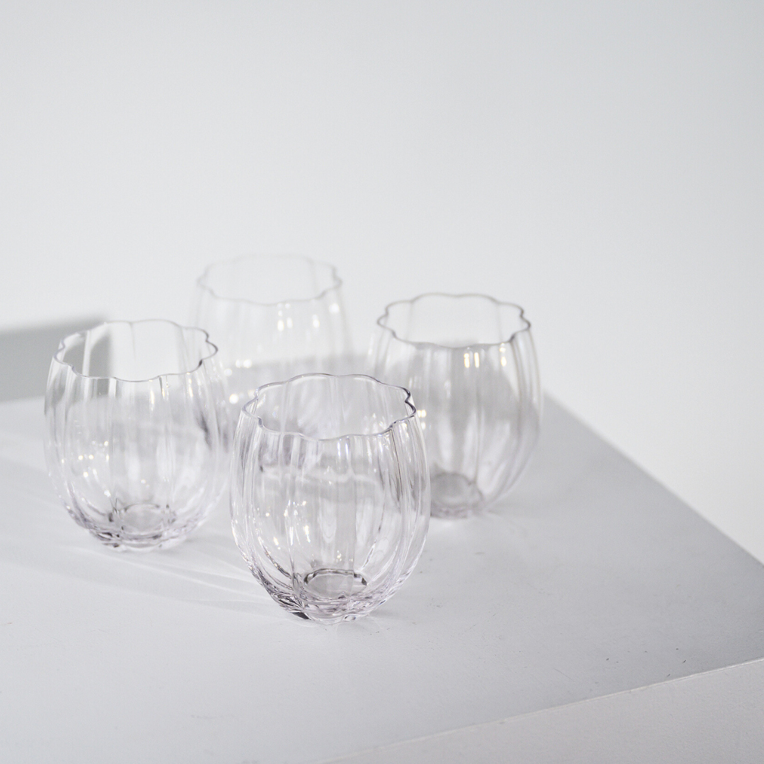Petal stemless glass- clear in set of 4, detail view