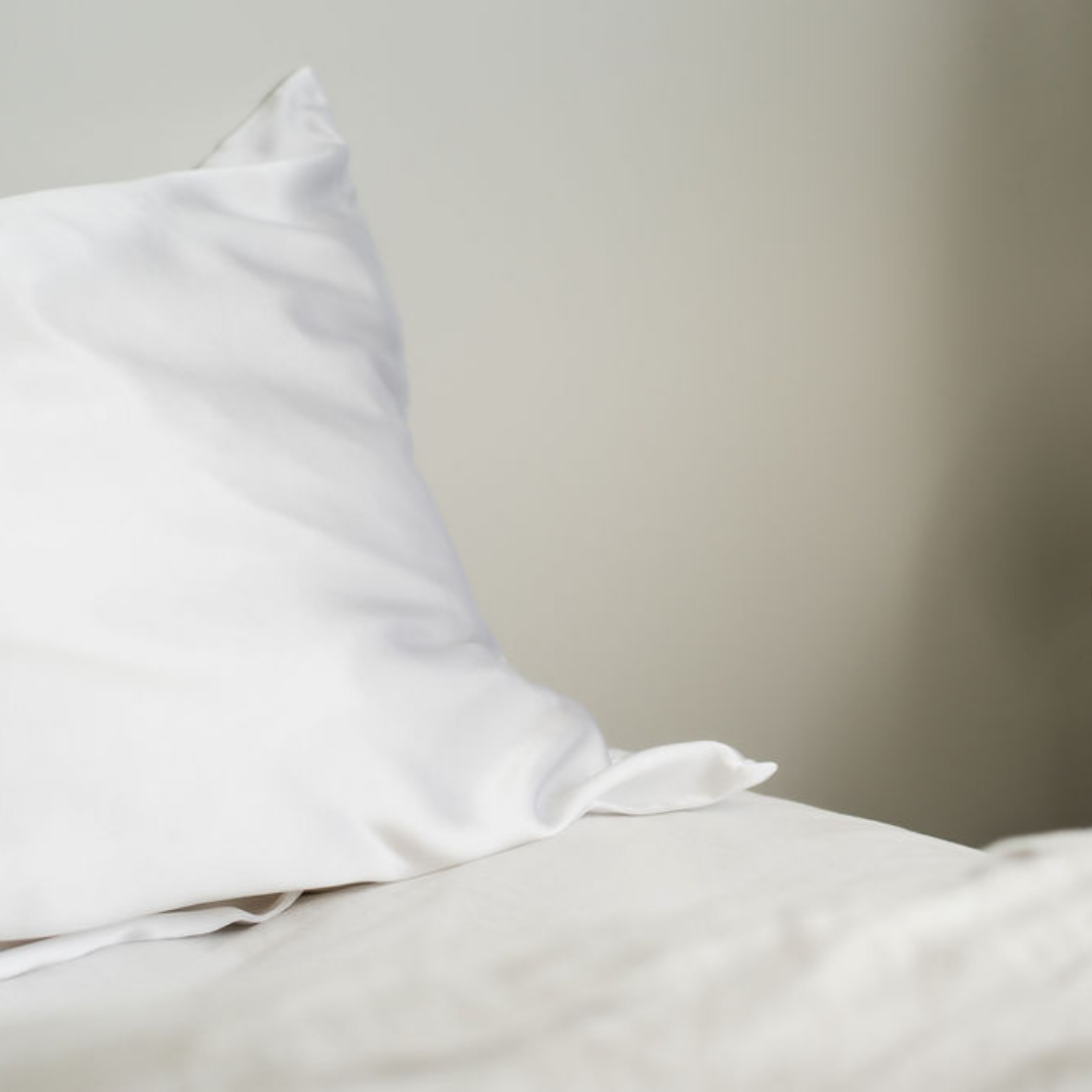 Pure silk pillowcase in Clean White detail view