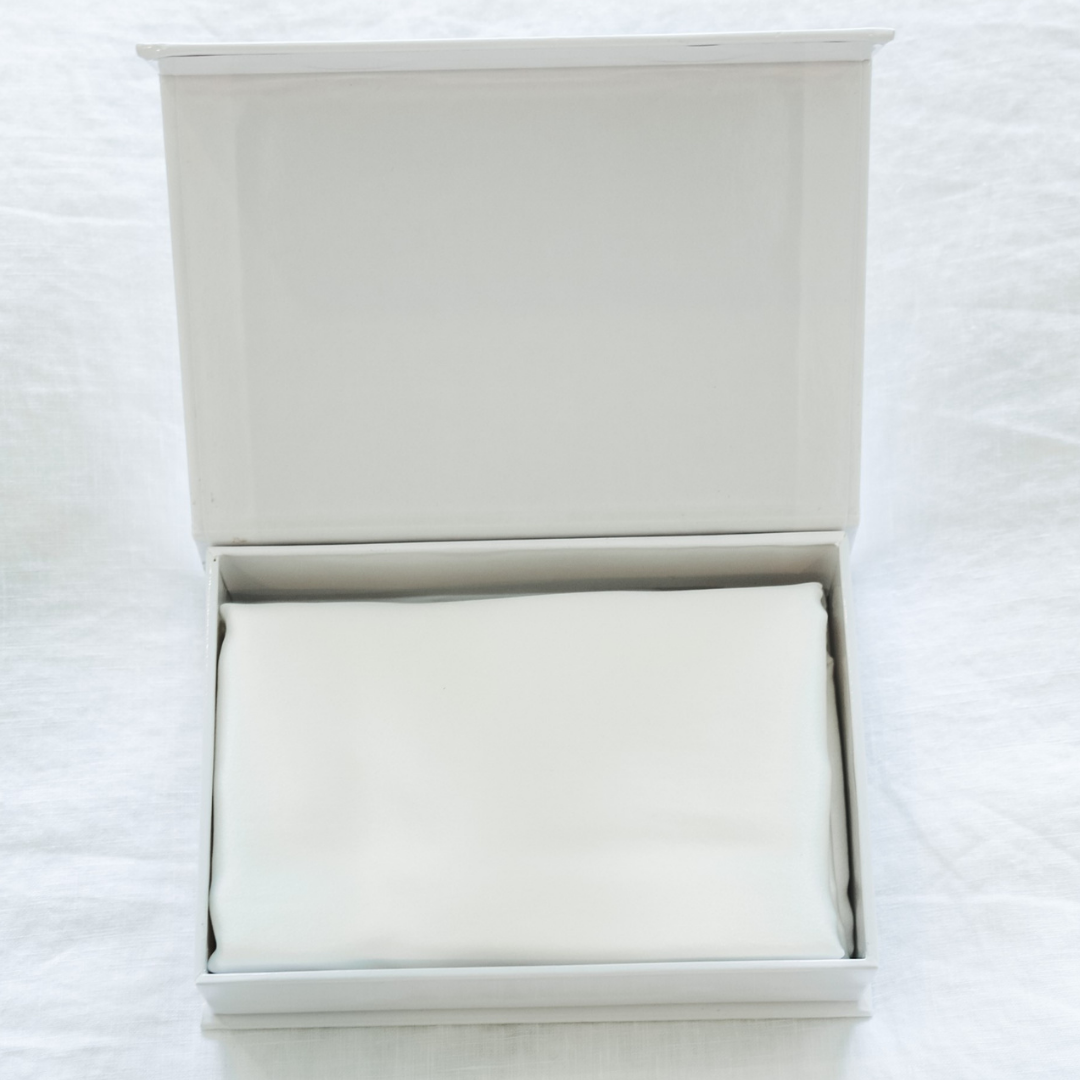 Pure silk pillowcase in Clean White