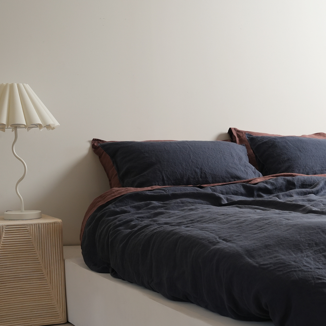 100% french flax linen duvet cover set in midnight, detail view