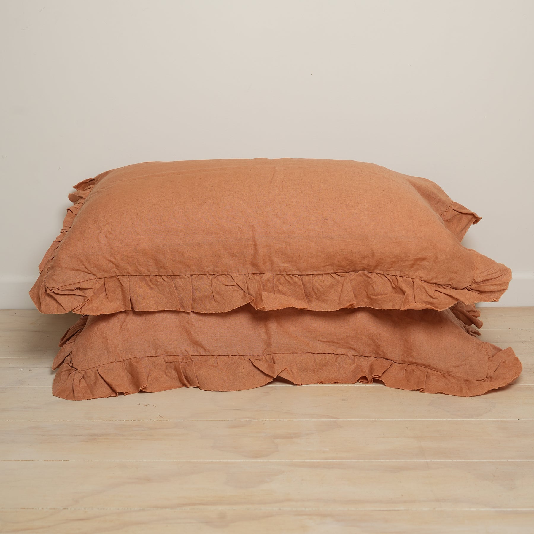 100% french flax linen ruffle edge pillowcase pair in hazelnut