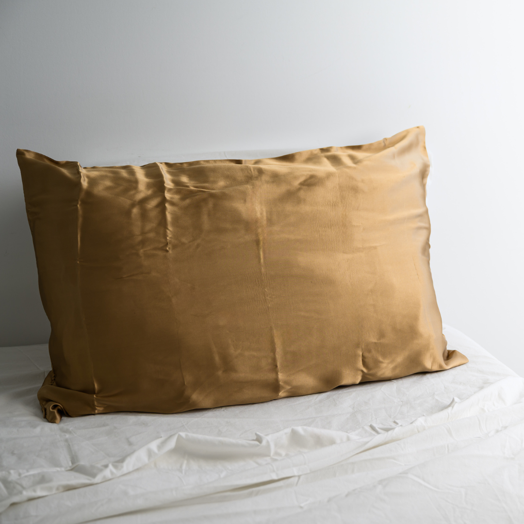 100% pure silk pillowcase in mocha, detail view
