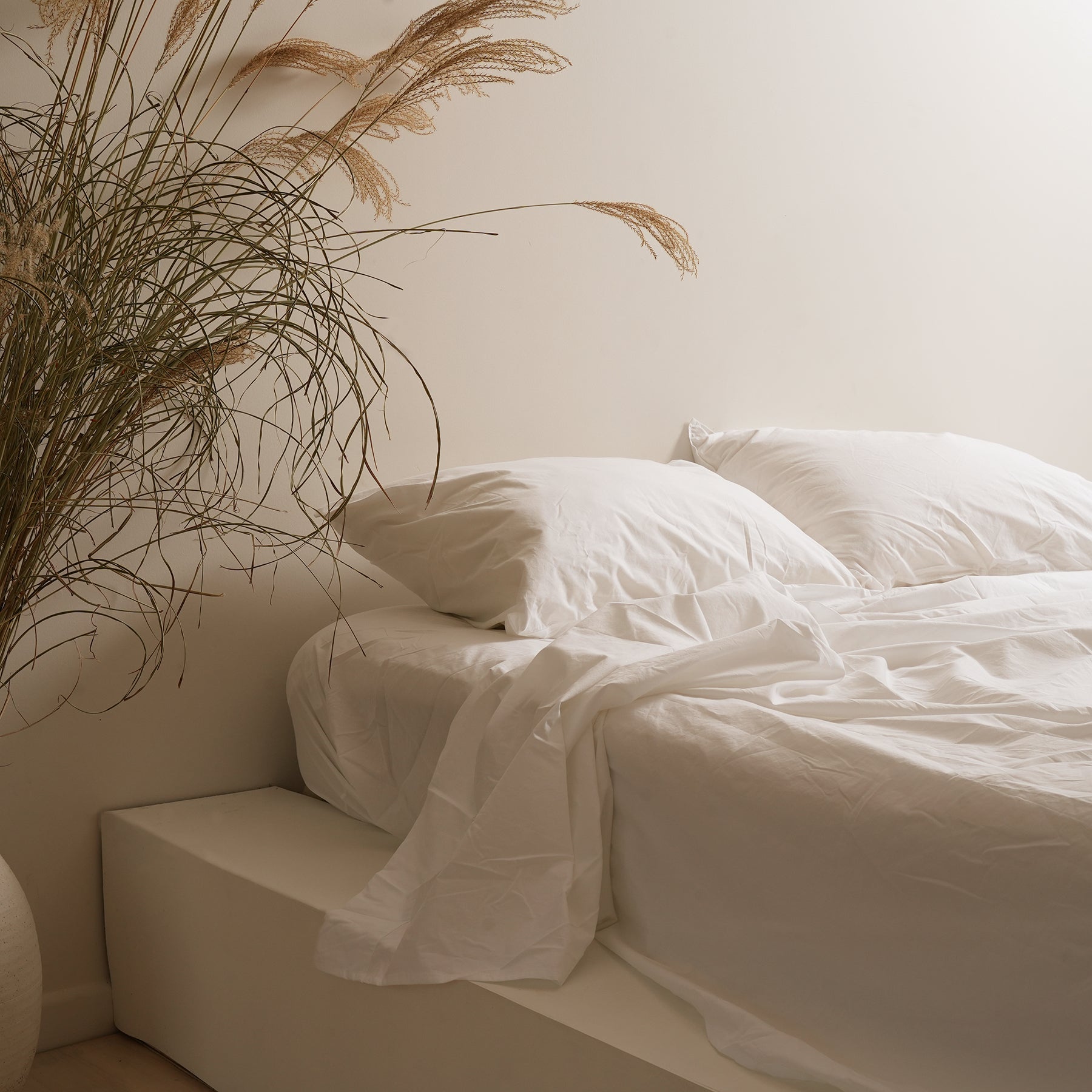 100% stonewashed cotton sheet set in white