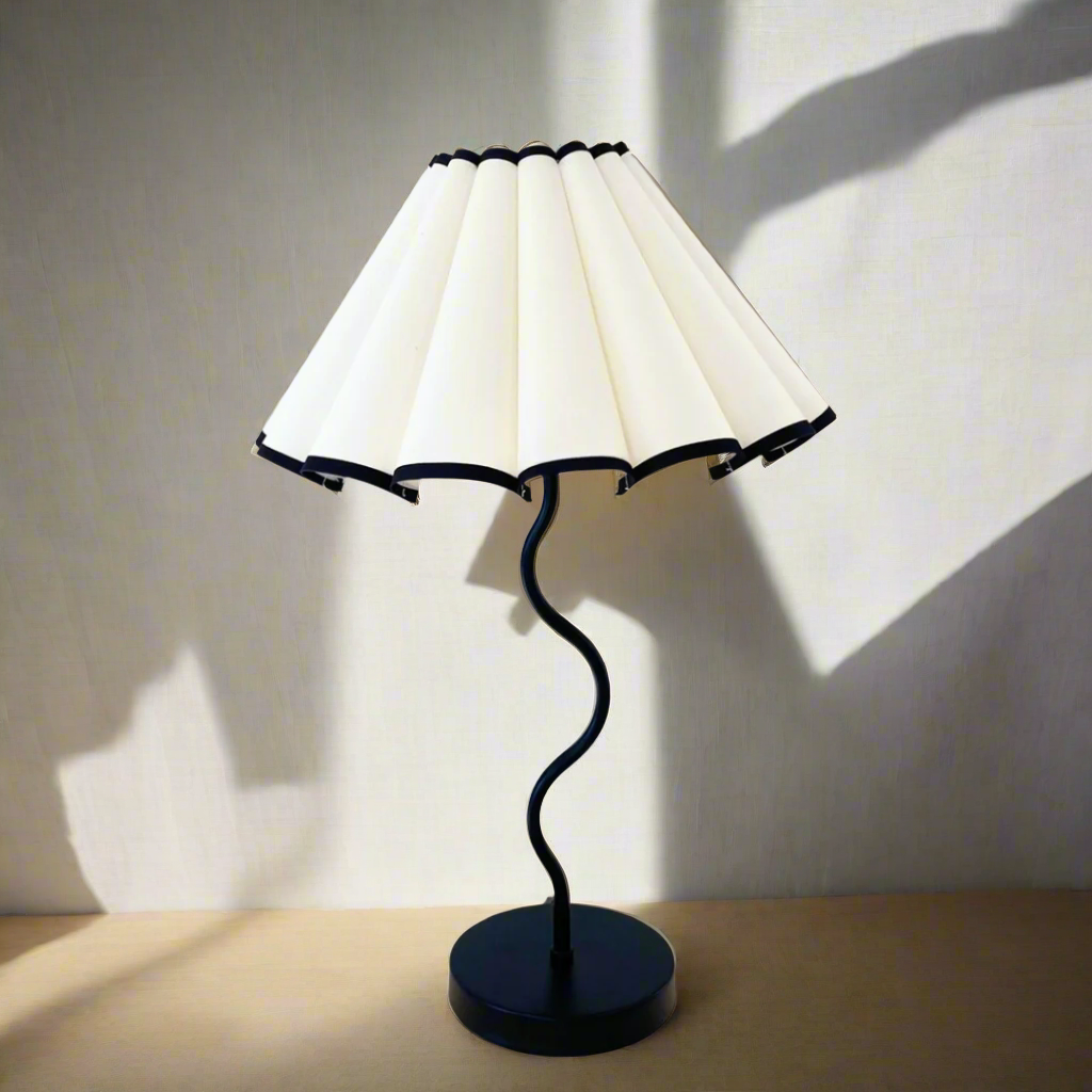 Harper Wavy Lamp- Black