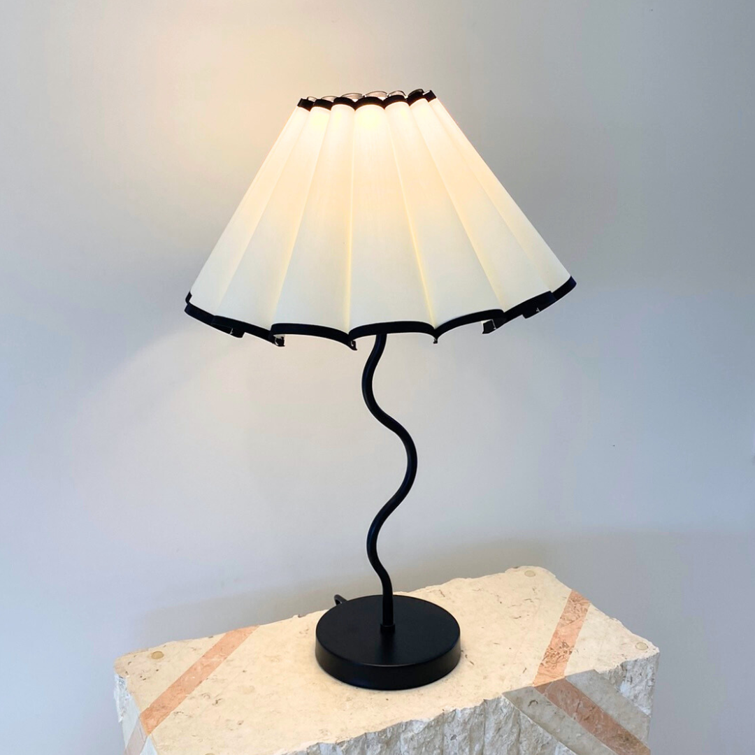 Harper Wavy Lamp- Black