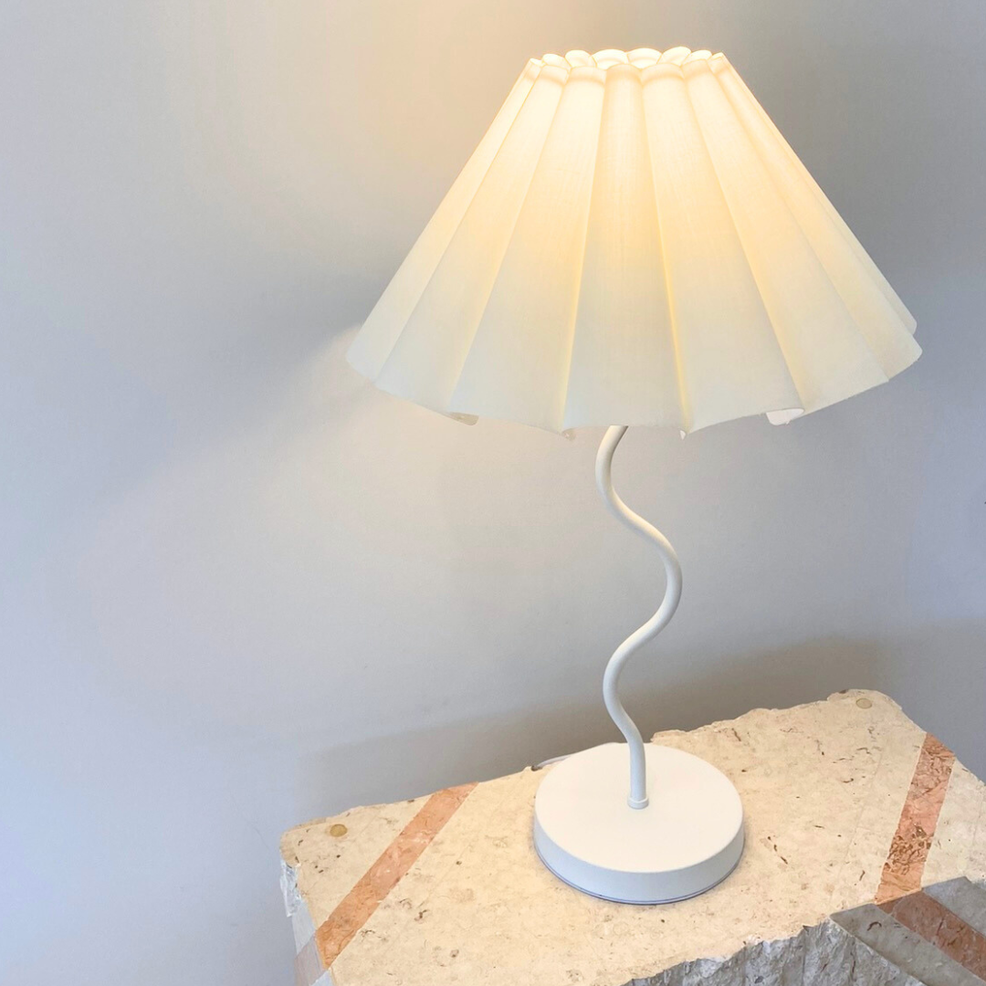 Harper Wavy Lamp- White