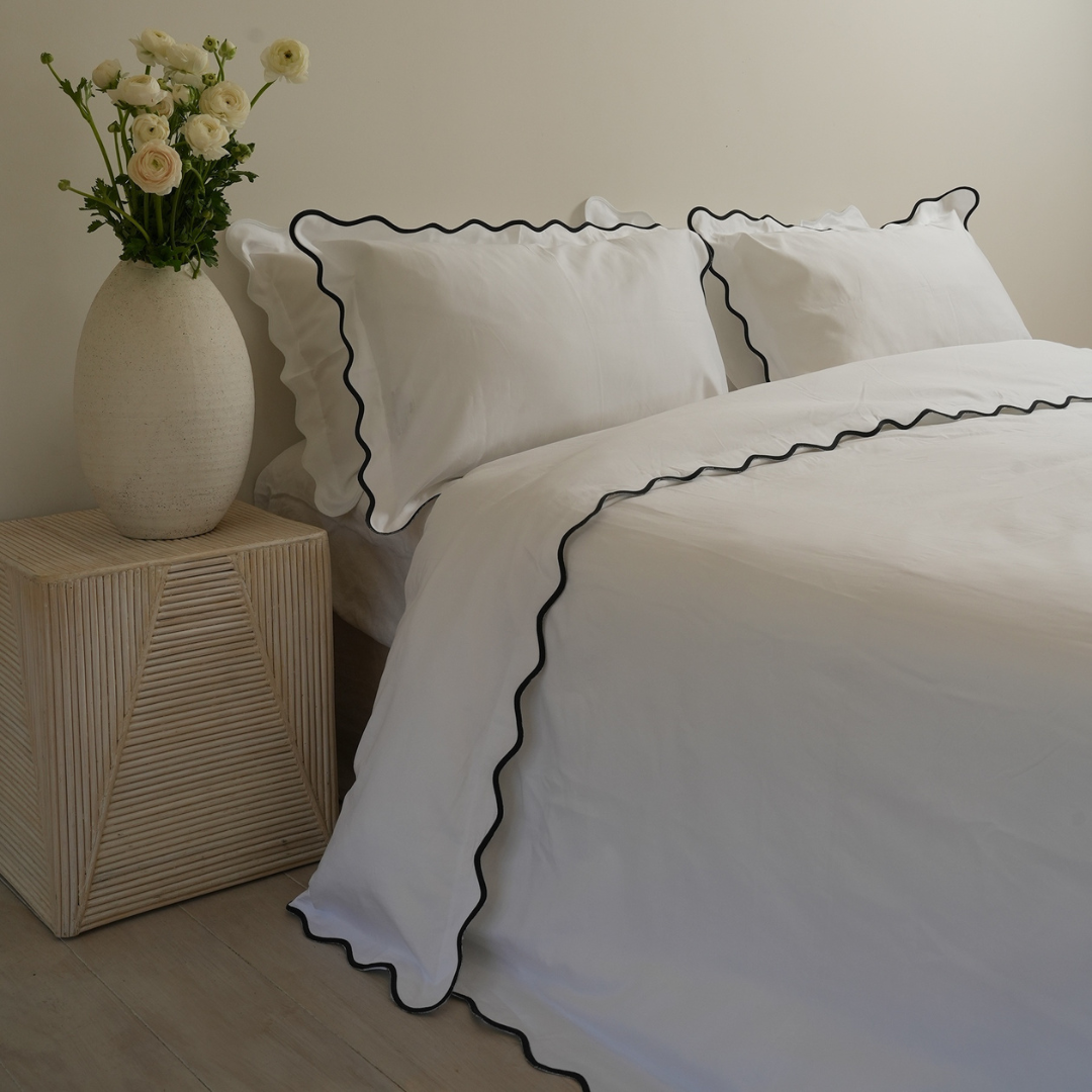 Celine duvet set in white/black