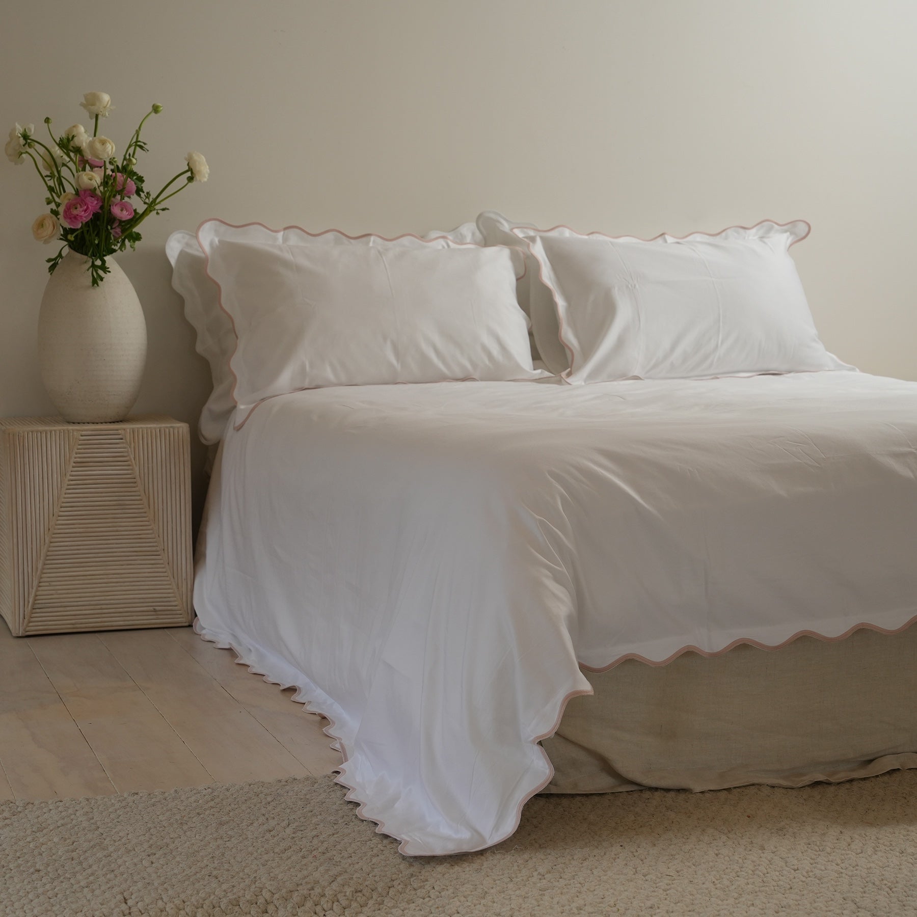 Celine duvet set in white/blush