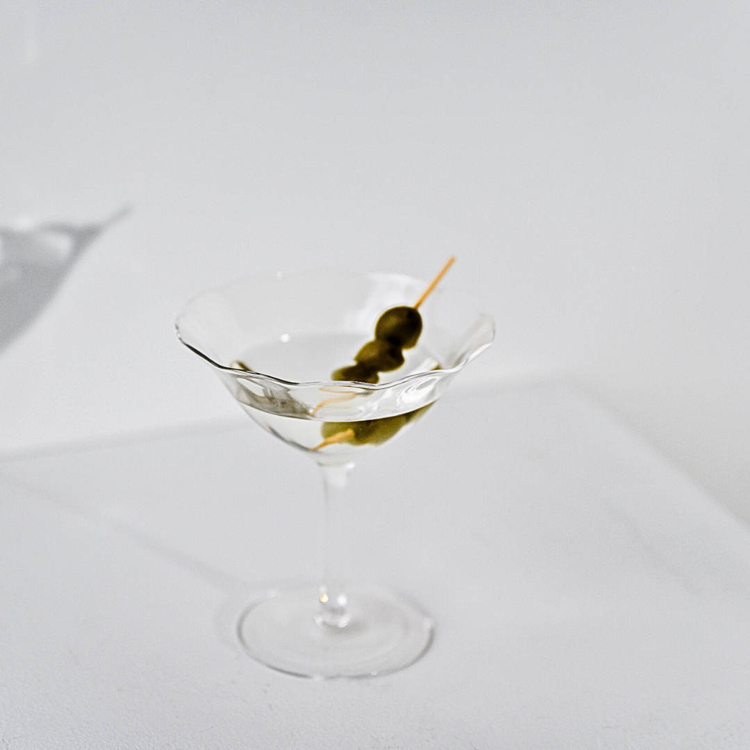 Fleur cocktail coupe- set of 4 in clear, detail view