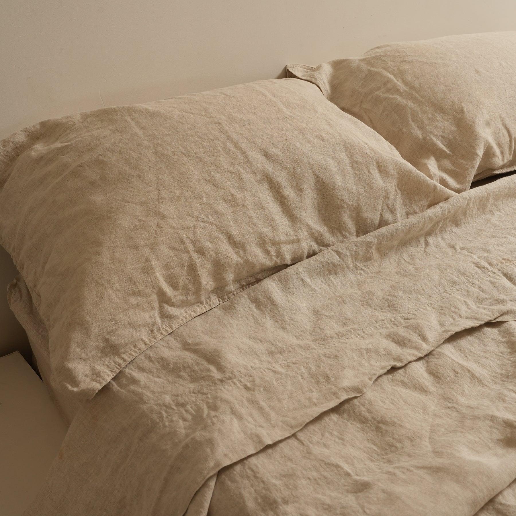 French flax linen sheet set in Natural Oat detail view
