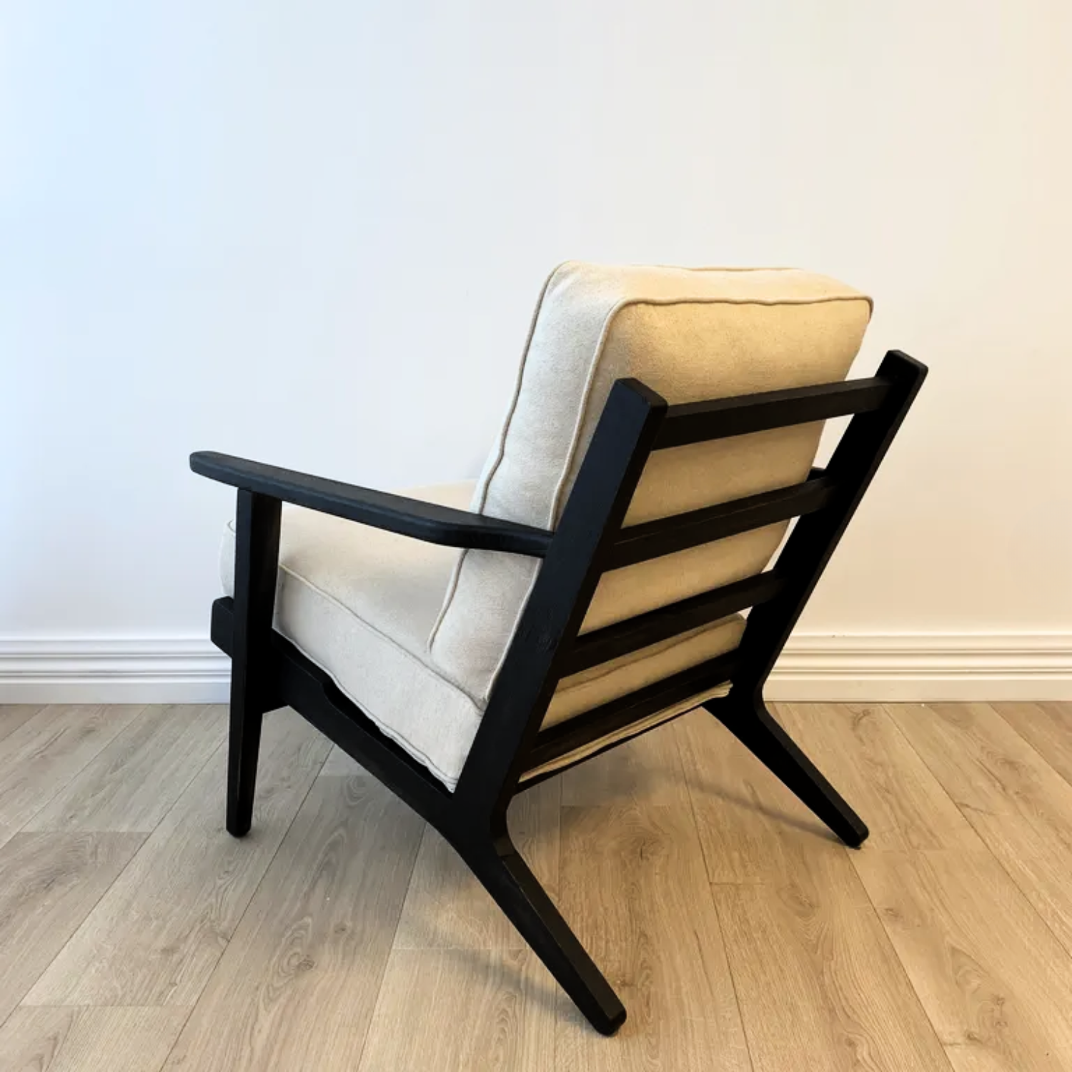 Lodge occasional chair in off white/ black, detail view