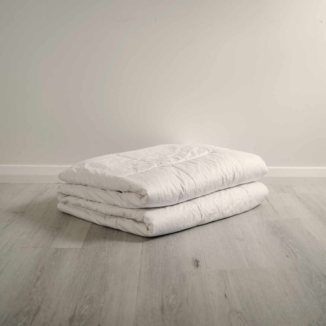 Luxe essential 100% cotton duvet inner, side view