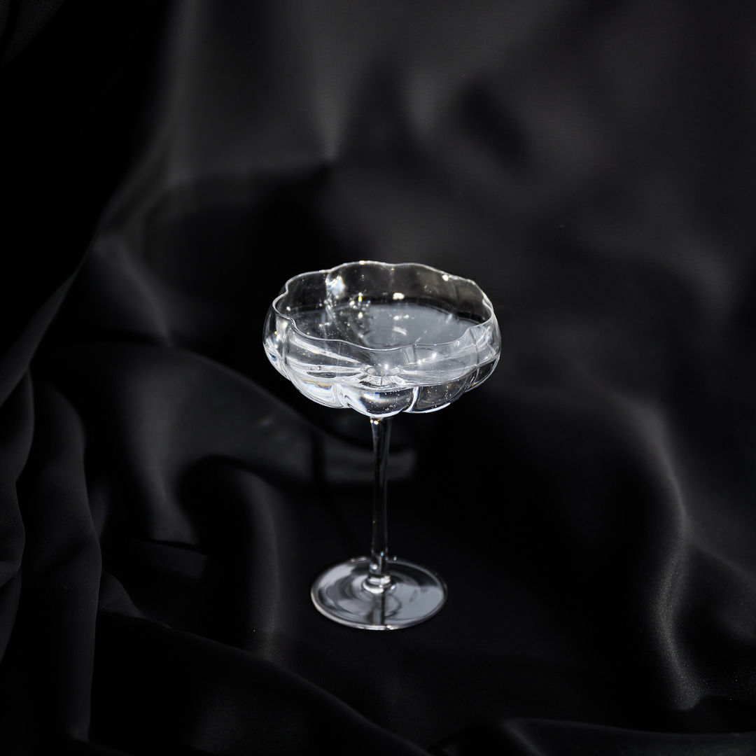 Petal cocktail glass- clear in set of 4, alternate angle