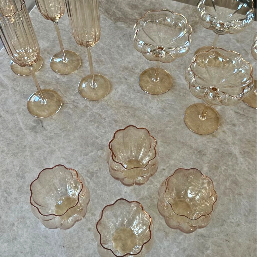 Petal stemless glass- light amber in set of 4, detail view