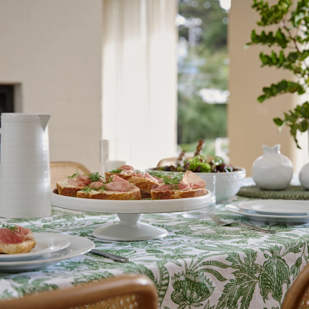 Provence cake stand white, detail view