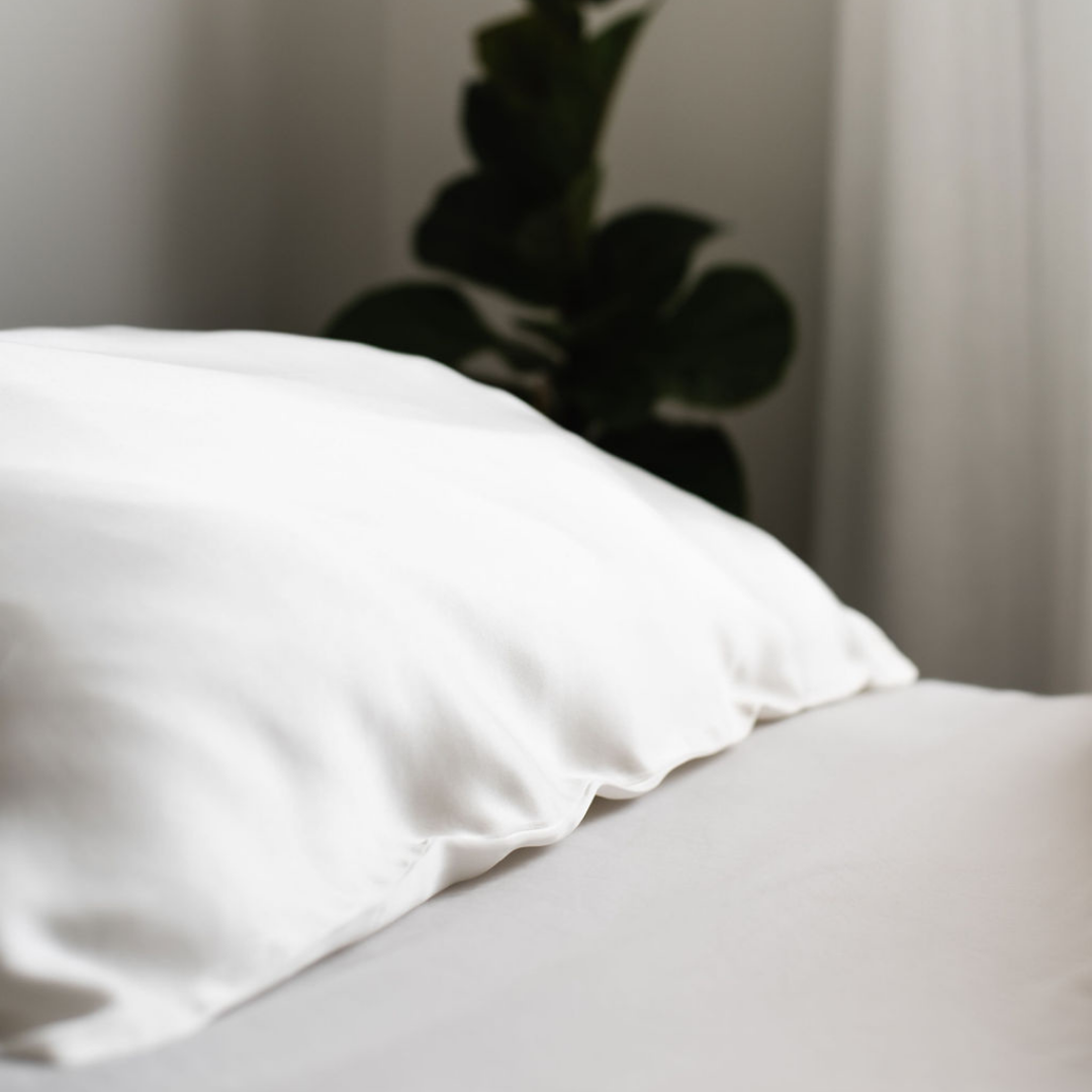 Pure silk pillowcase in Clean White