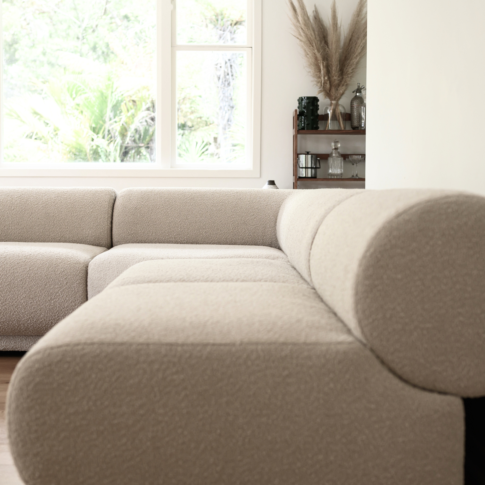 Rollas sofa in single, detail view