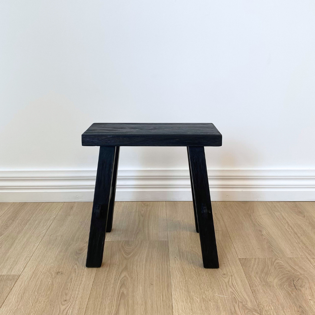 Small reclaimed wood bench in Black detail view