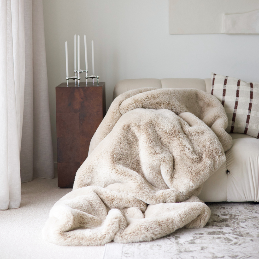 Vegan fur throw in big bear pewter