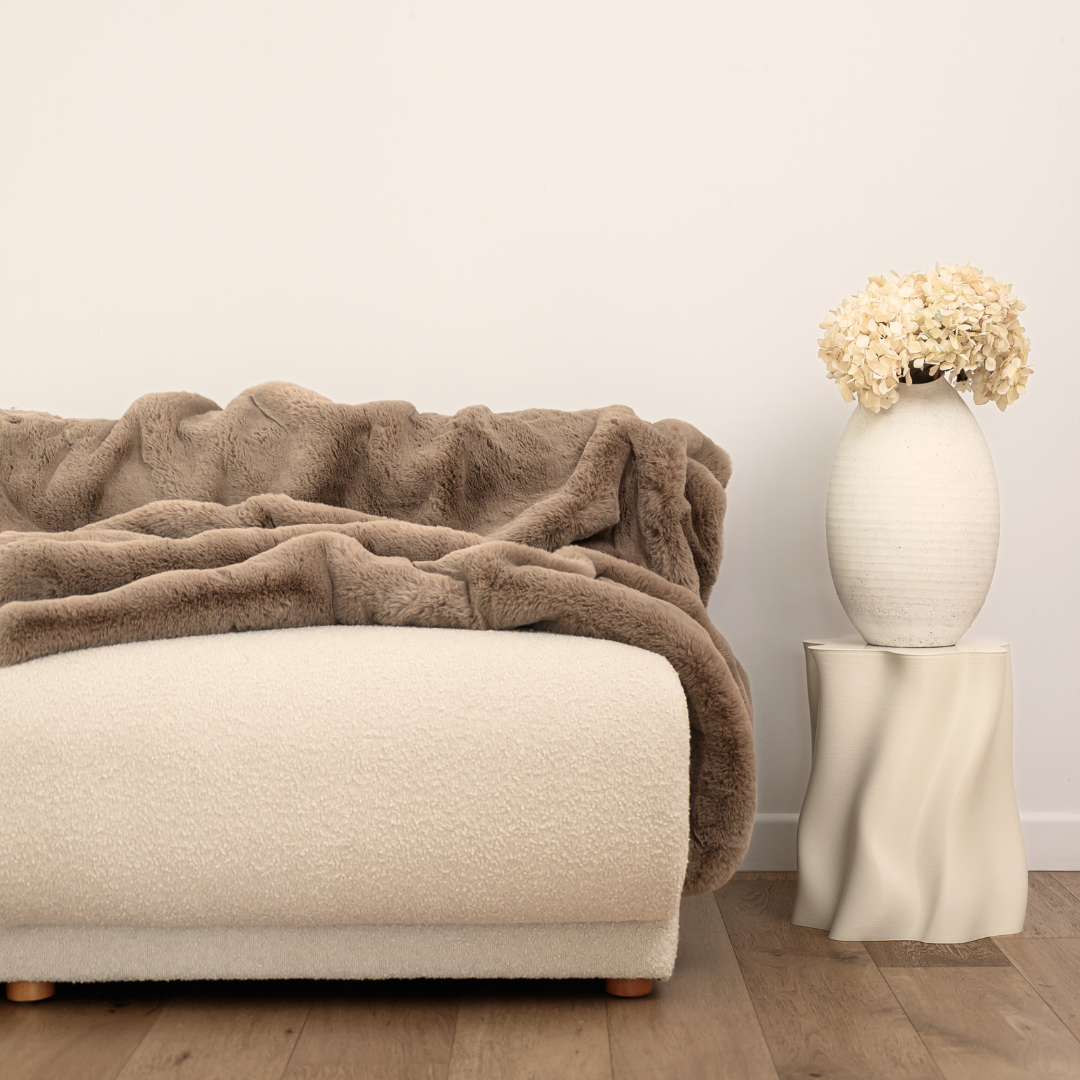 Vegan fur throw in mocha